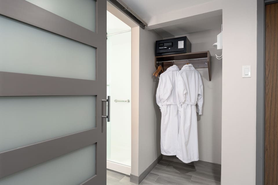 Premium bedding, pillowtop beds, desk, laptop workspace
