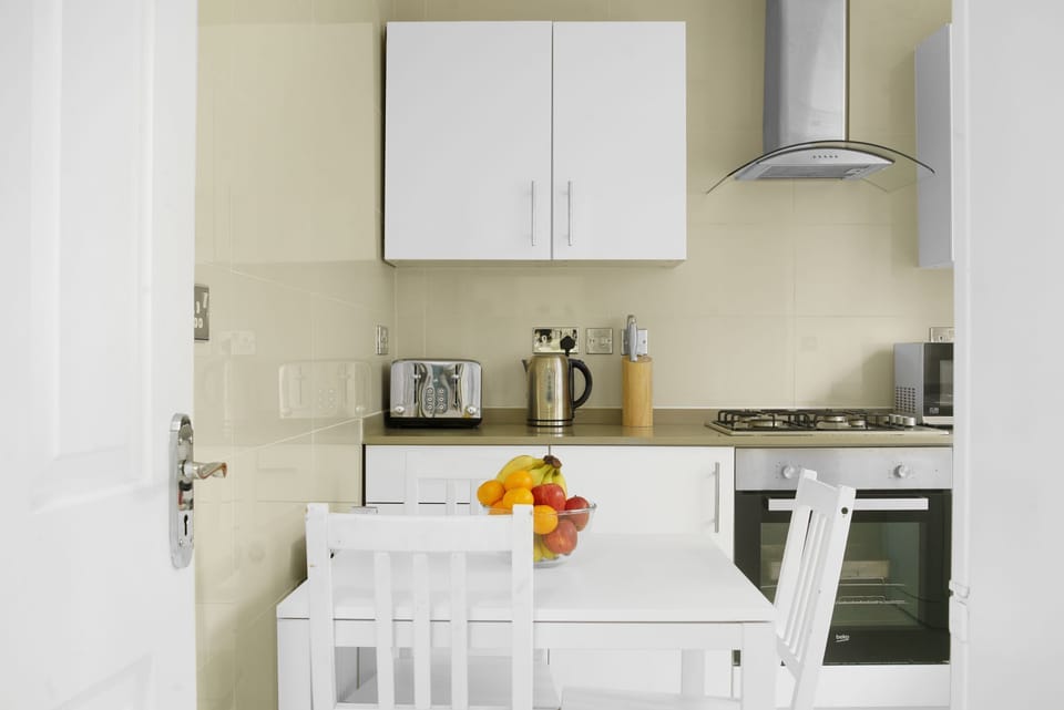 The kitchen and dining area