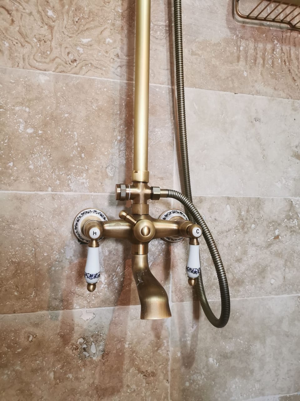 Design Triple Room | Bathroom | Shower, rainfall showerhead, hair dryer, bathrobes