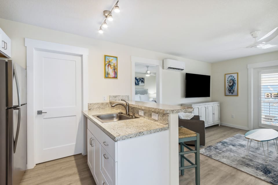 Villa (2nd floor) | Private kitchen | Mini-fridge, microwave, coffee/tea maker