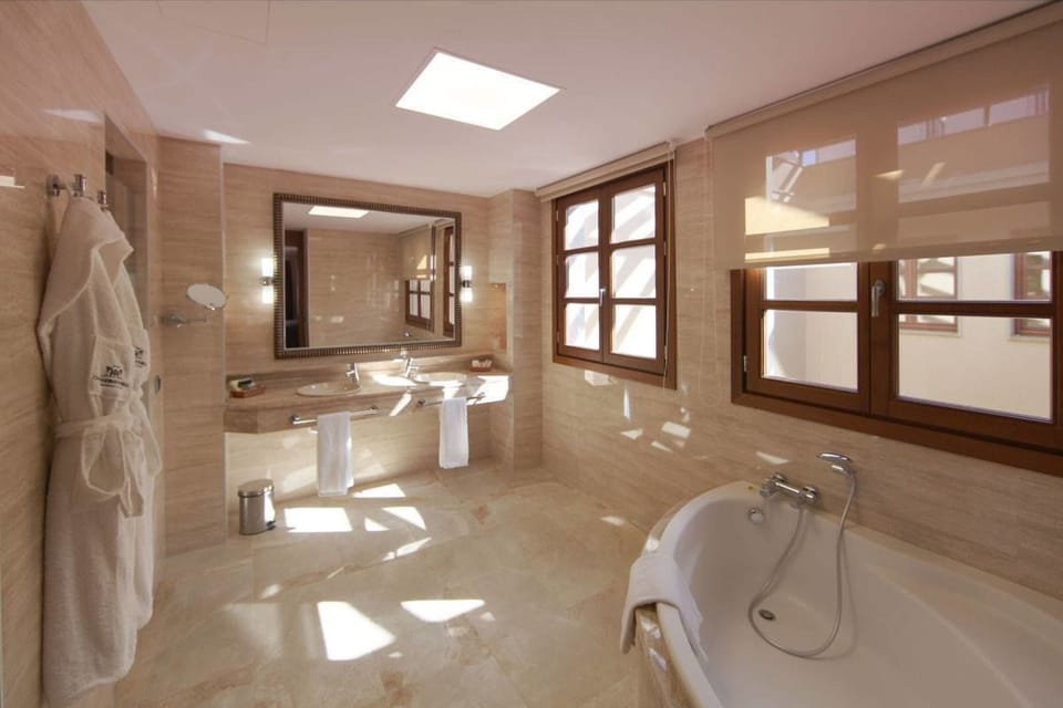 Shower, free toiletries, hair dryer, bathrobes