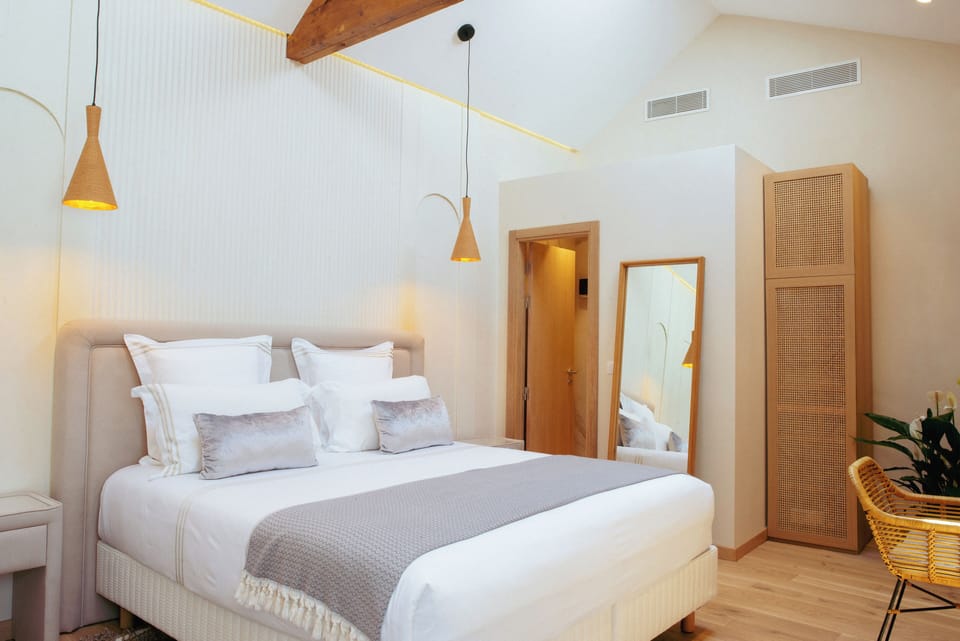 Junior Suite | Premium bedding, pillowtop beds, minibar, in-room safe