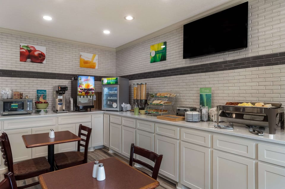 Free buffet breakfast