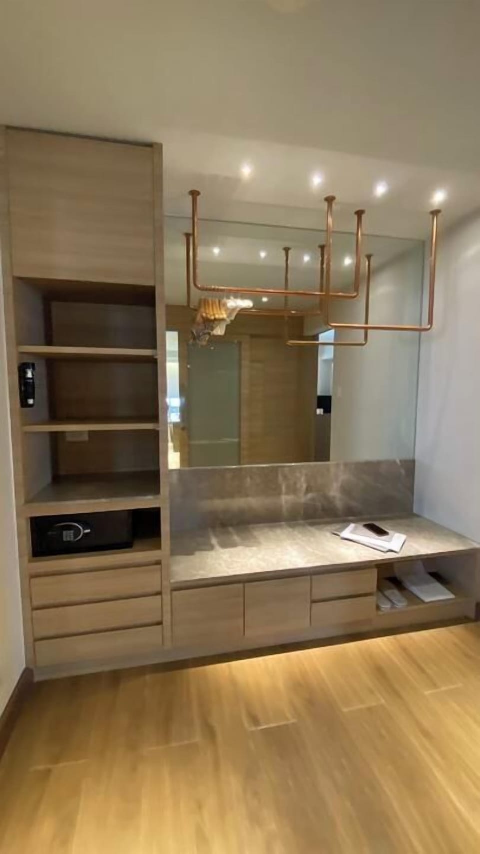 Suite | In-room safe, desk, rollaway beds, free WiFi