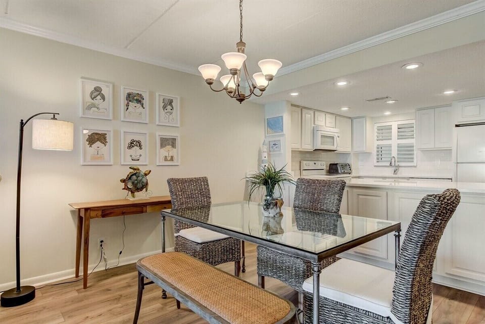 Dining Area with Seating for Five