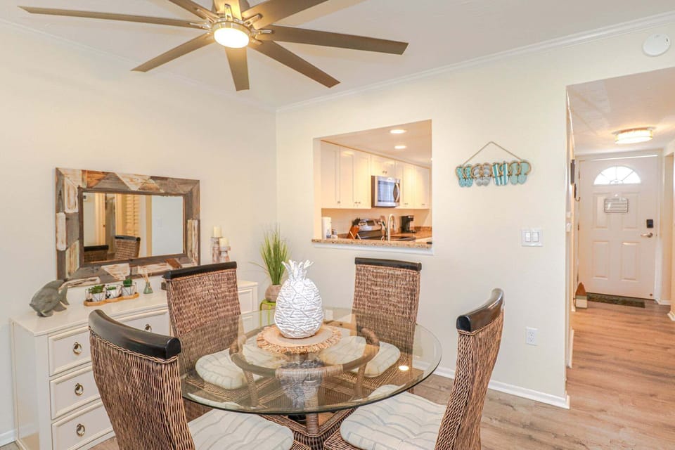 St. Augustine Beach Rentals Dining Room