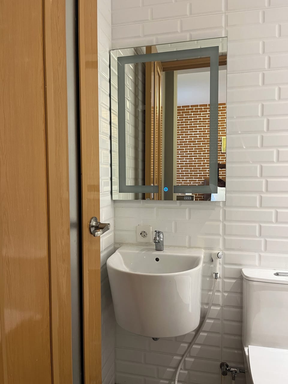 Deluxe Double Room | Bathroom | Slippers