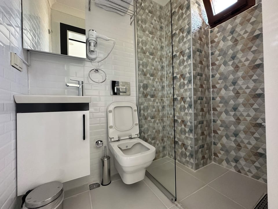 Standard Double Room | Bathroom | Slippers