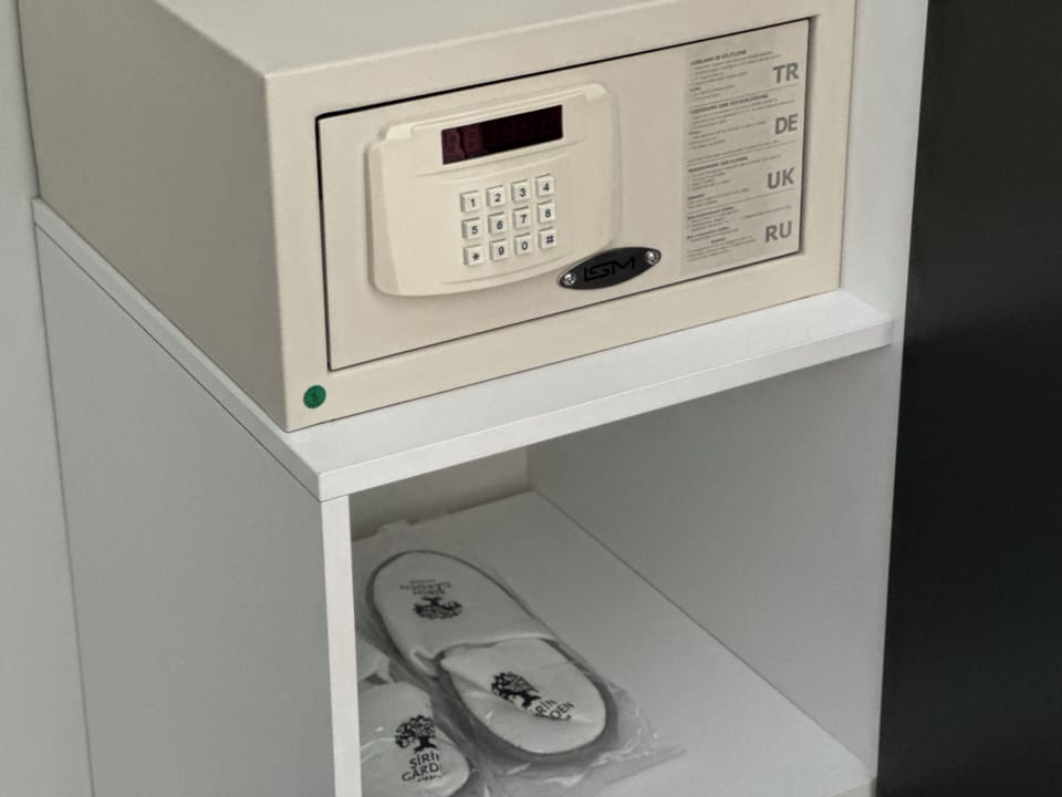 Standard Double Room | In-room safe, iron/ironing board, free WiFi