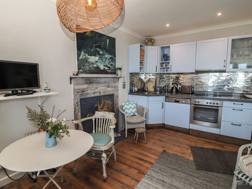 Fridge, dishwasher, electric kettle, toaster