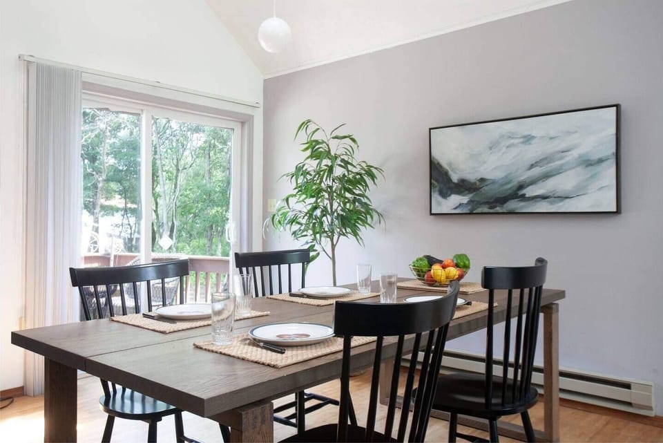 Seating for 9 at our dining room table perfect for large meals with the family.