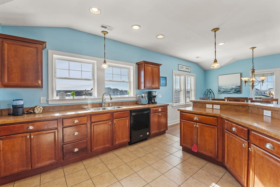 KH1414: Pete's Place | Top Level Kitchen