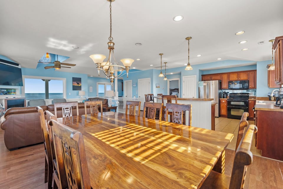 KH1414: Pete's Place | Top Level Dining Area
