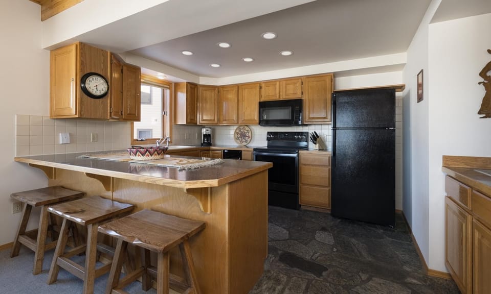 32 Downhill 301 kitchen1