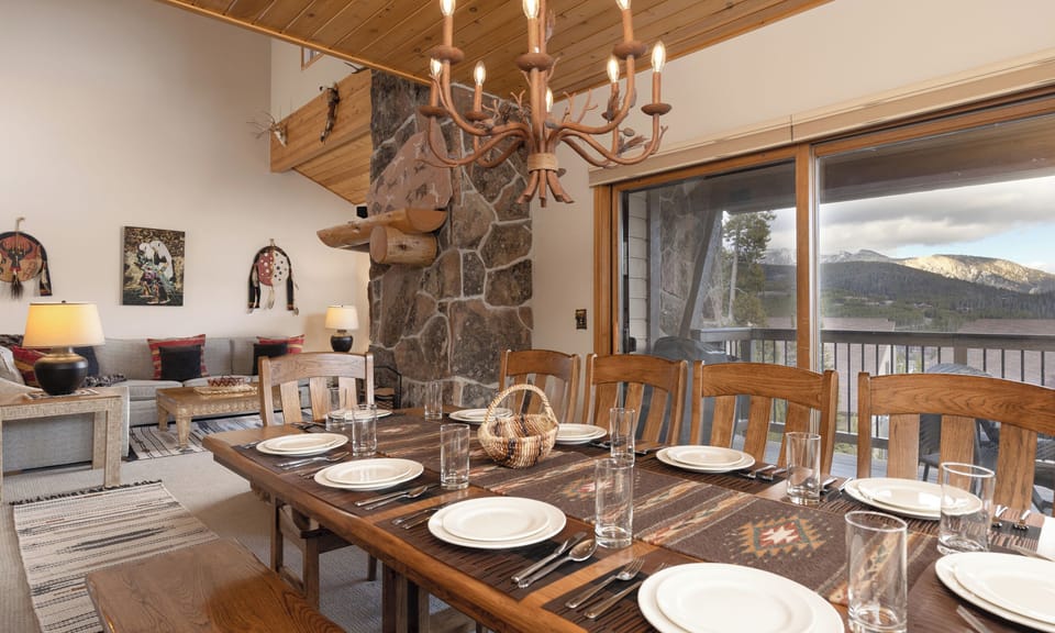 BH 302 Downhill 301 dining1