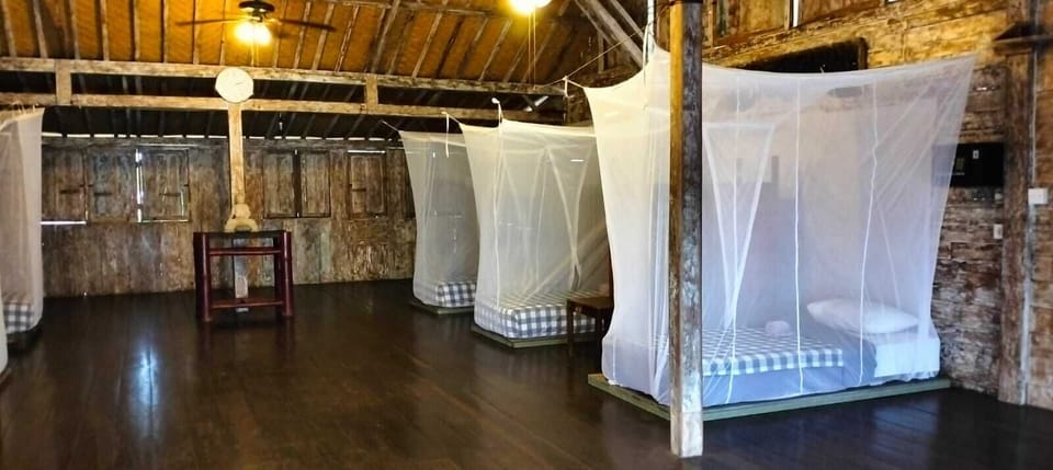 Free WiFi, bed sheets
