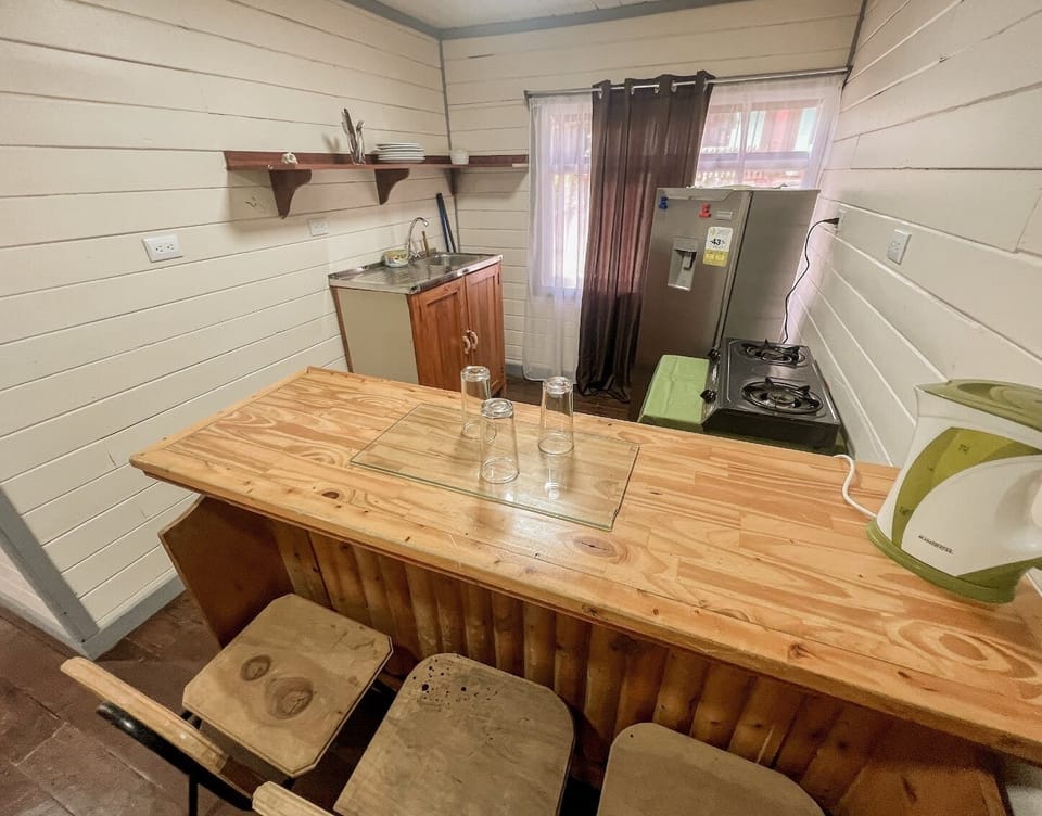 Cabin, 4 Bedrooms | Private kitchen