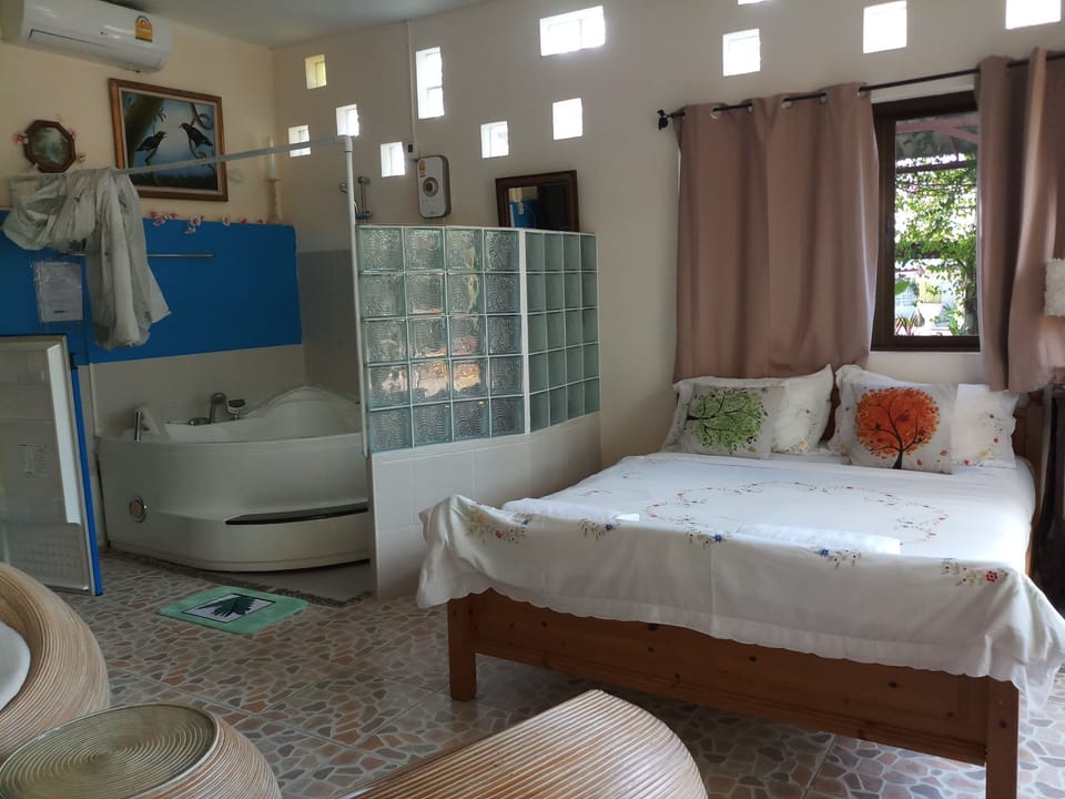 Superior Double Room | Desk, free cribs/infant beds, rollaway beds, free WiFi