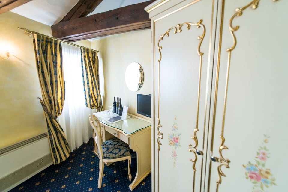 In-room safe, desk, soundproofing, bed sheets