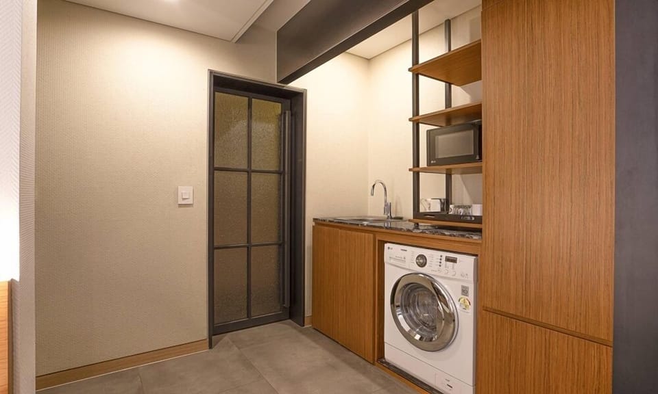Deluxe Twin Room, Kitchen (Residence) | Private kitchen