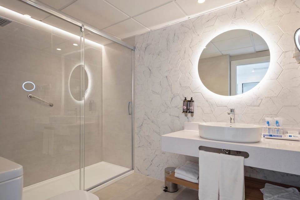 Premium Room (2 Adults) | Bathroom | Free toiletries, hair dryer, towels