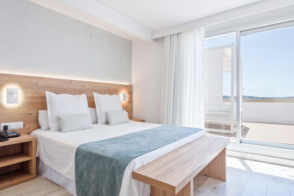Premium Room (2 Adults) | Minibar, in-room safe, desk, free WiFi