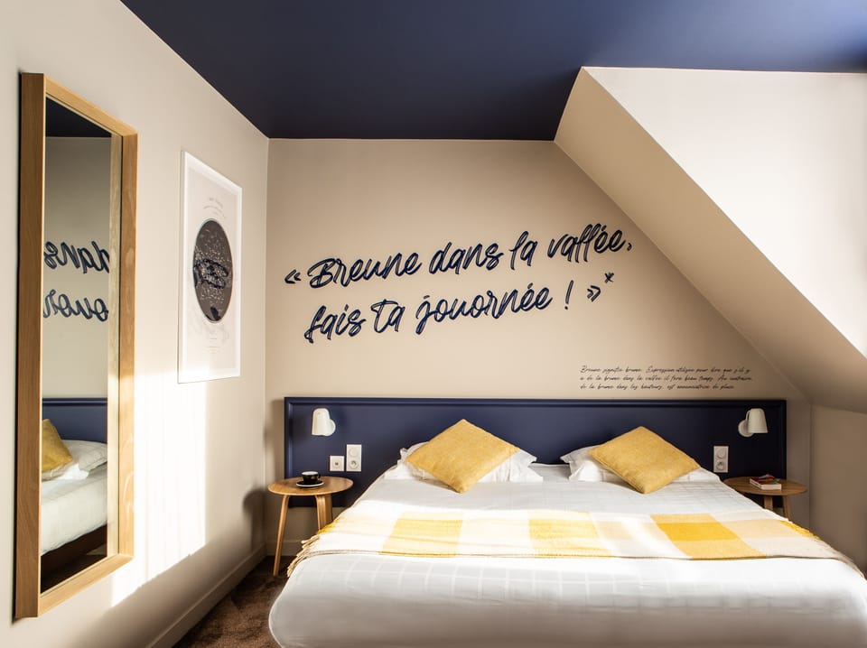 Double Room | Desk, blackout drapes, WiFi (free), individually furnished