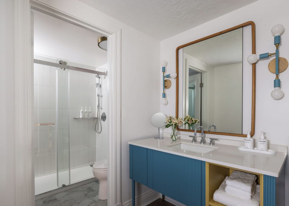 Combined shower/tub, eco-friendly toiletries, hair dryer, bathrobes