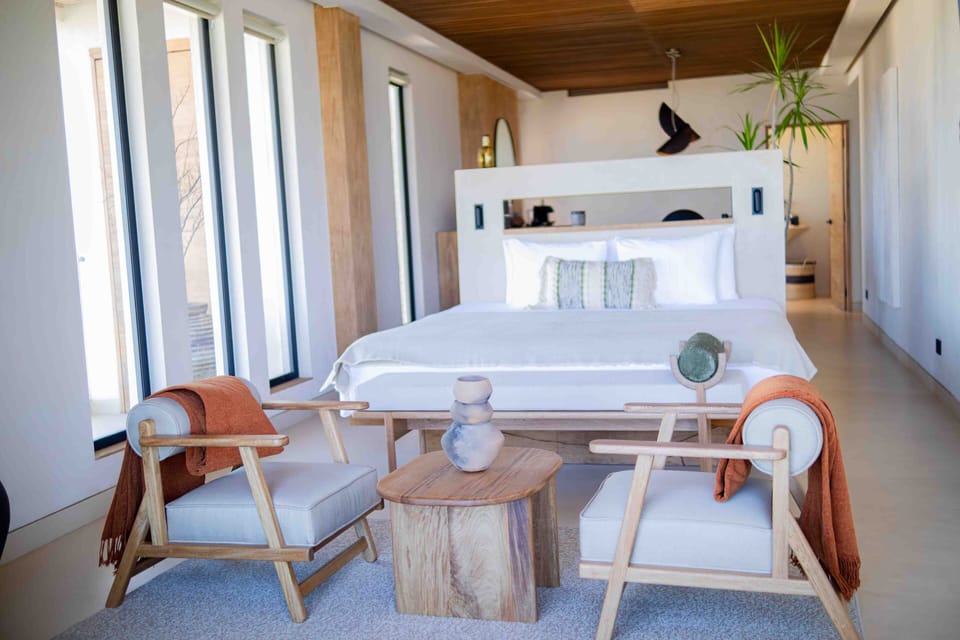 Corner Suite | Premium bedding, down comforters, minibar, in-room safe