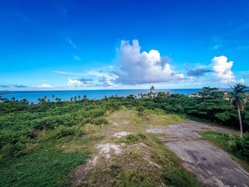 Savor the calming effect of ocean views, perfect for moments of reflection and peaceful enjoyment.