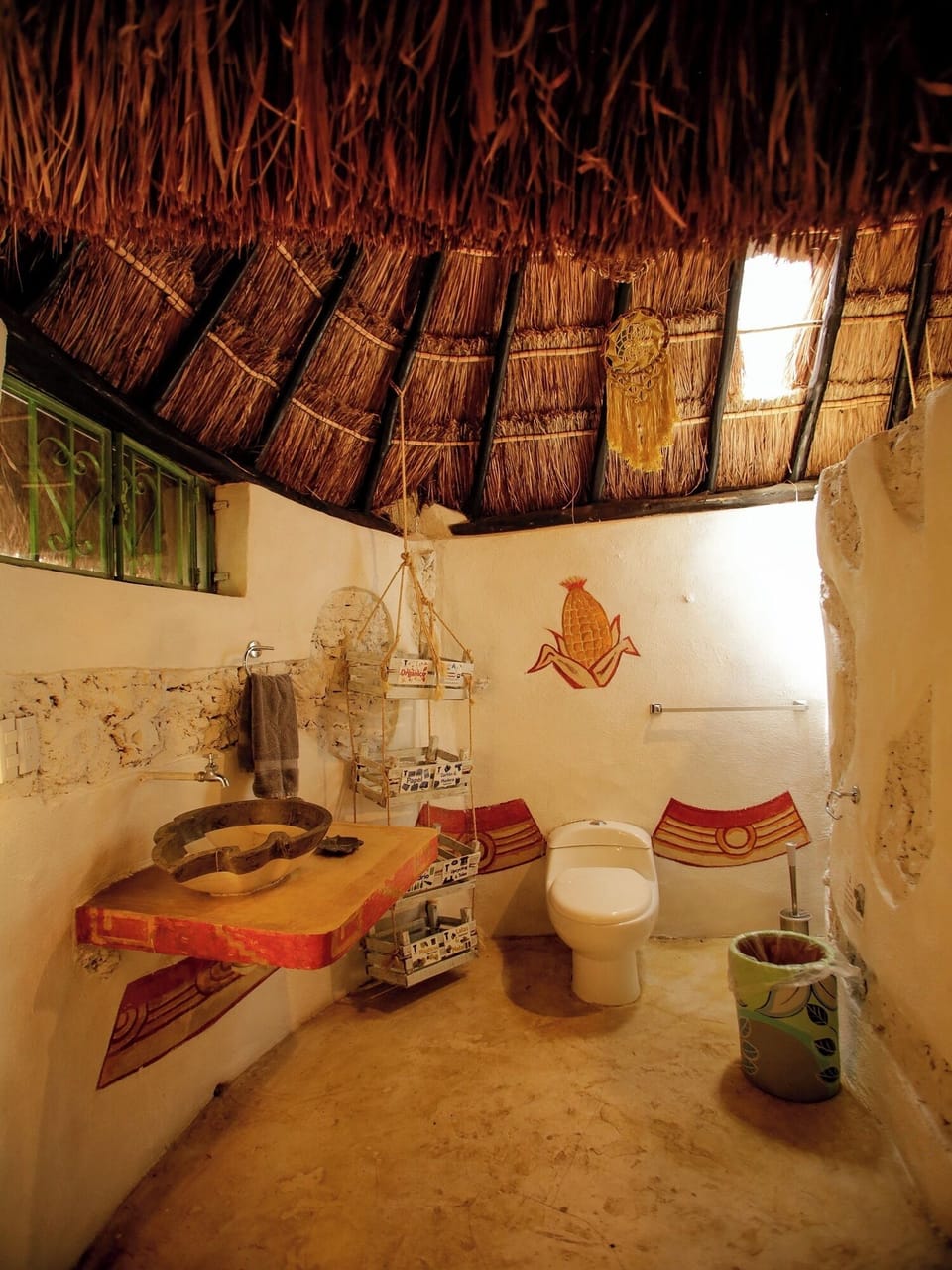 3 Culturas | Bathroom | Shower, eco-friendly toiletries, towels, soap