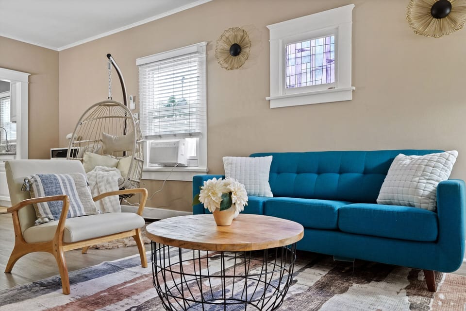 Comfy Living Area with plenty of seating space
