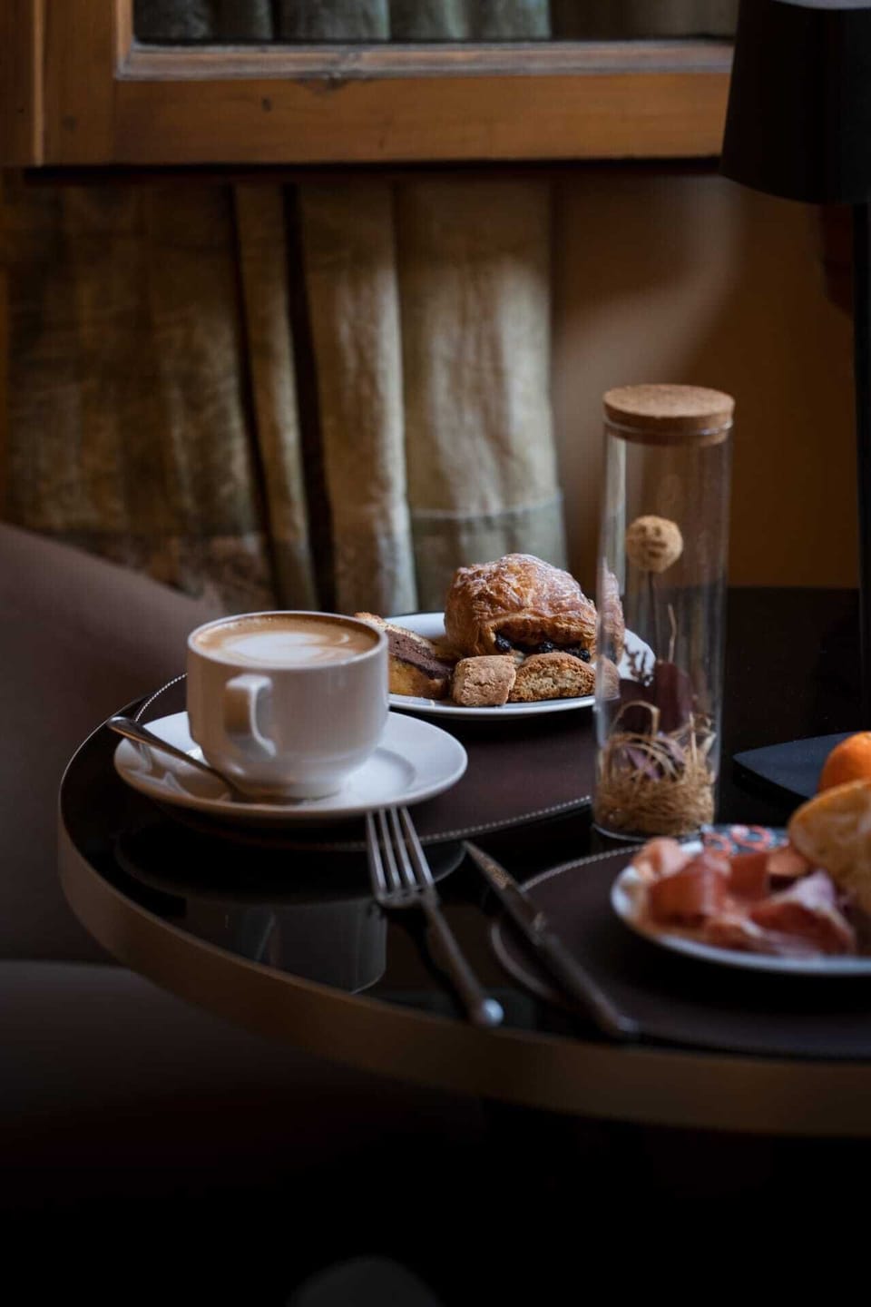 Daily buffet breakfast for a fee