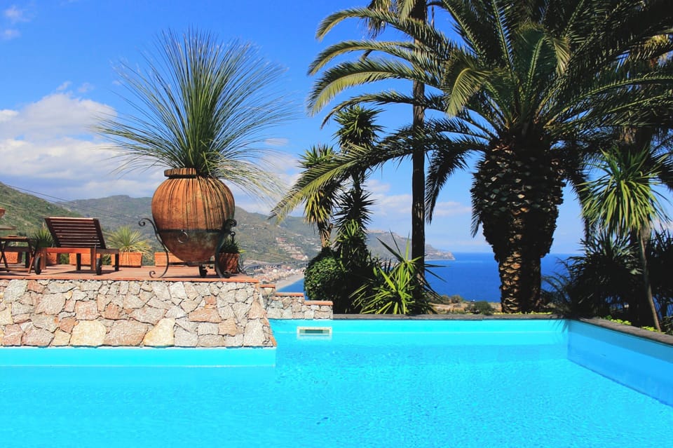 VILLA LOU TAORMINA
Private Villa
Panoramic Sea View Pool