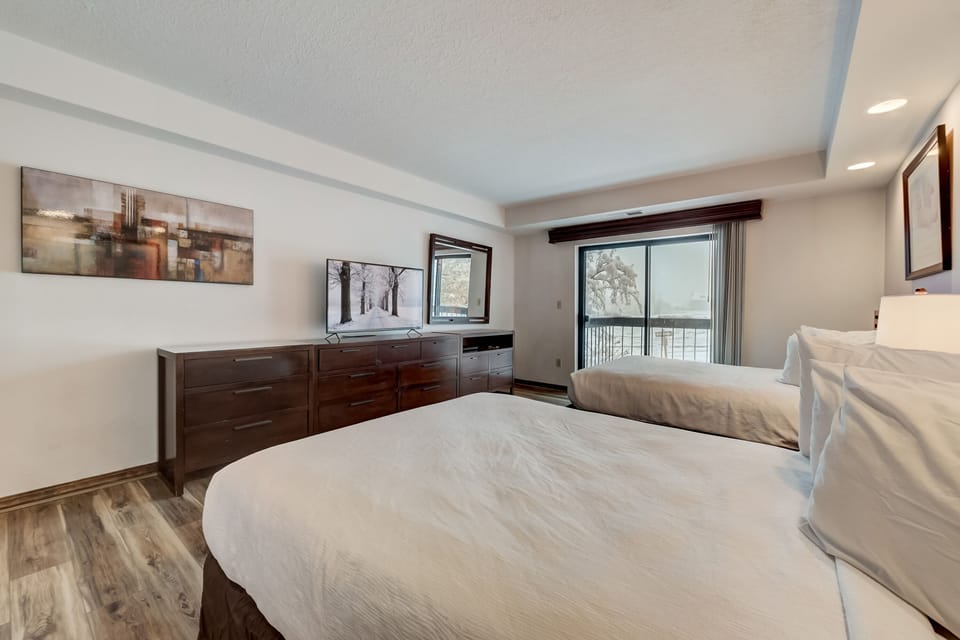2 Queen Beds