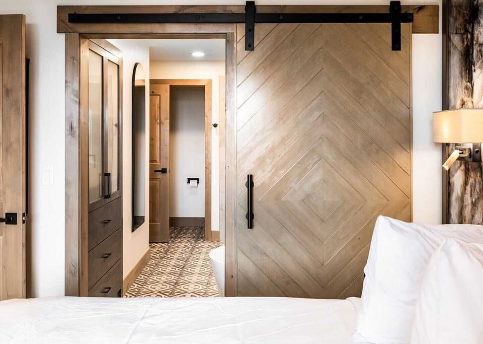 Bedroom with 1 King Bed / Bathroom