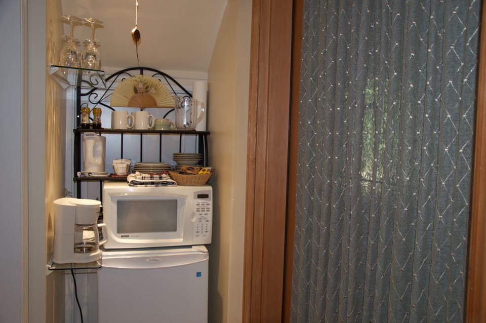 The Enchanter Mini Suite | Private kitchenette | Fridge, microwave, coffee/tea maker, electric kettle