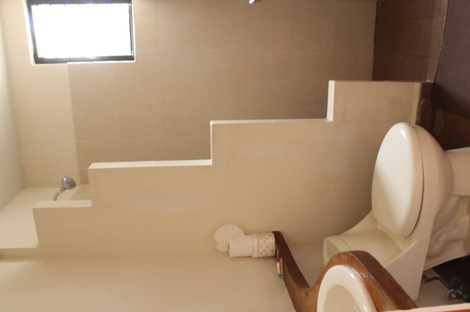 Shower, free toiletries, hair dryer (on request), towels