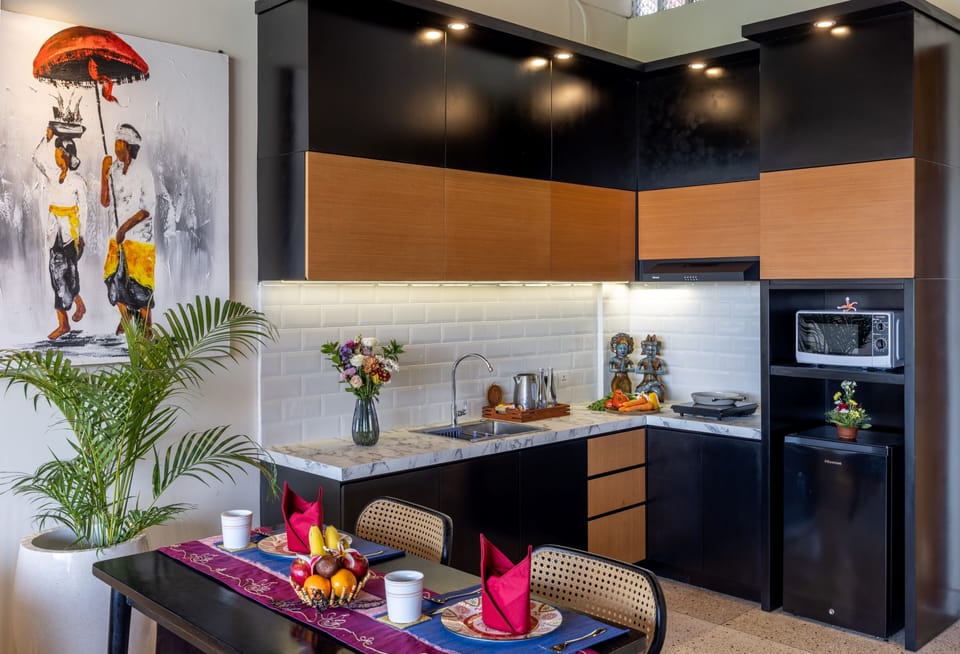 Sky Pool Suite | Private kitchenette | Mini-fridge