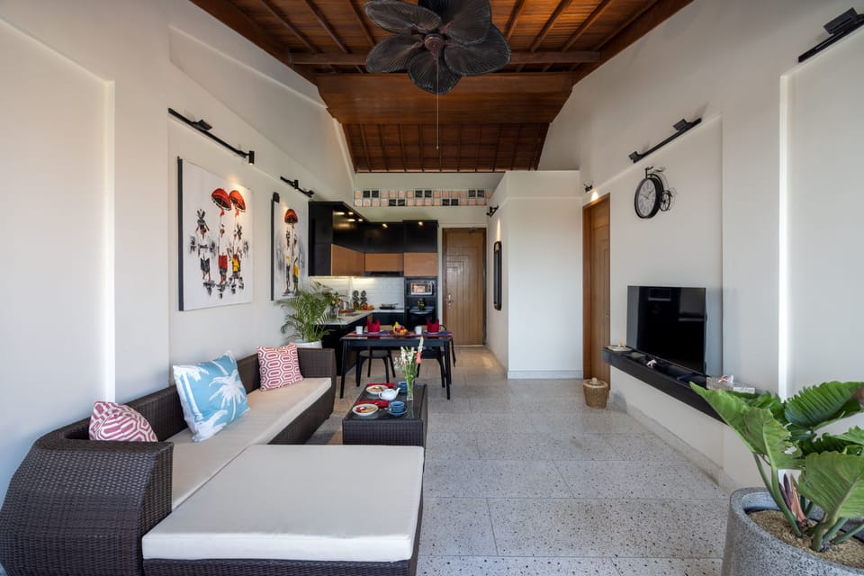 Sky Pool Suite | Living room | 43-inch Smart TV with premium channels
