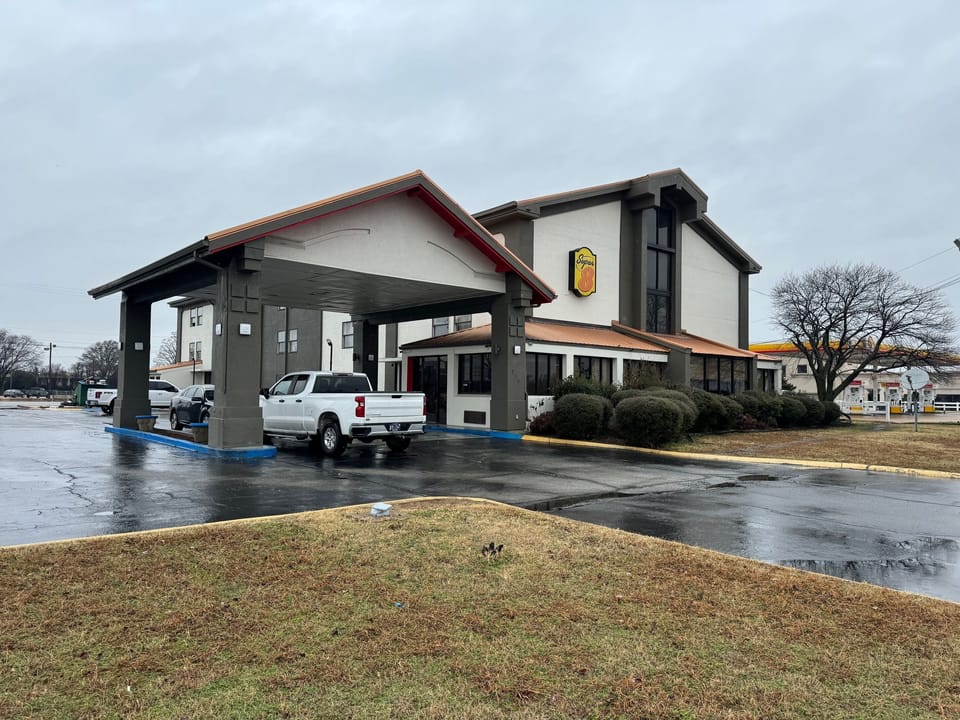 Super 8 by Wyndham Blytheville Hotel in Blytheville