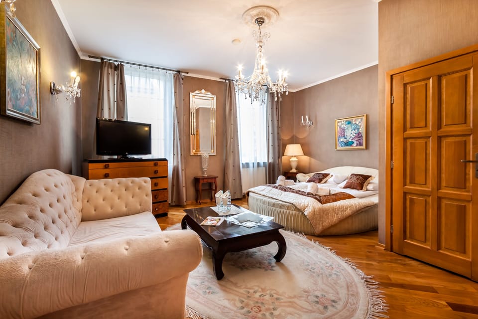 Deluxe Double Room, 2 Twin Beds | Premium bedding, individually decorated, individually furnished