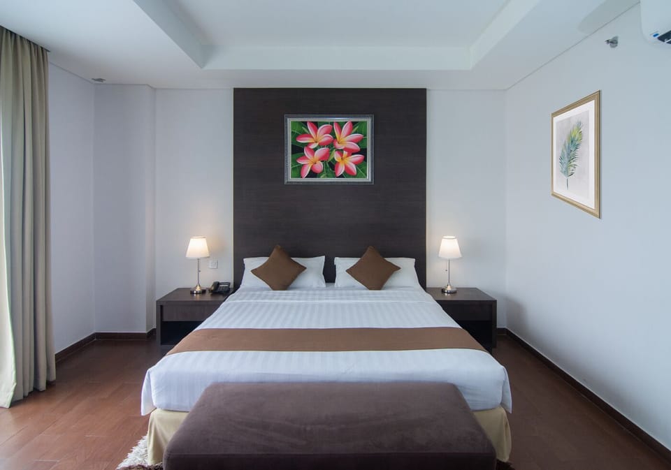 Executive Room | Minibar, in-room safe, free WiFi