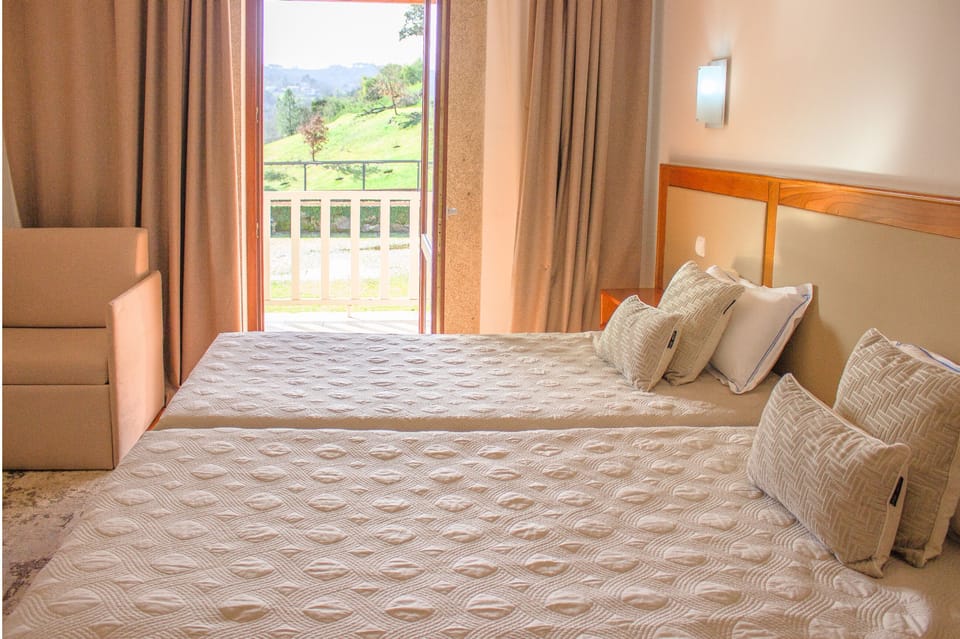 Double or Twin Room | Hypo-allergenic bedding, memory foam beds, minibar, in-room safe