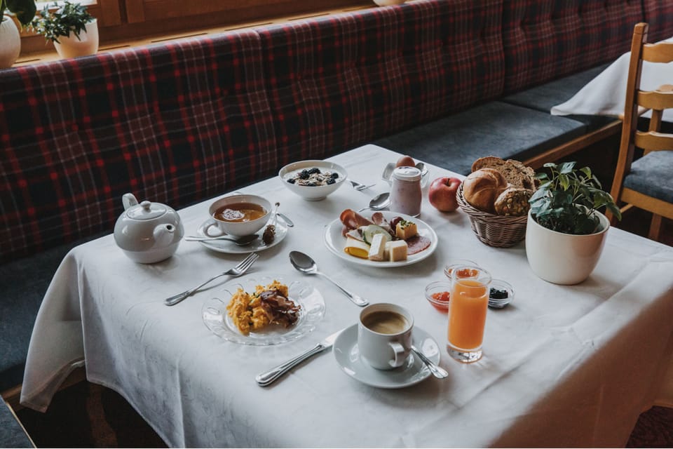 Daily buffet breakfast for a fee