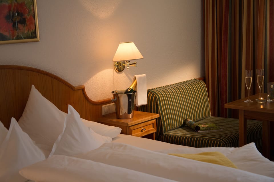 Standard Double Room (Kristberg) | In-room safe, desk, soundproofing, WiFi (free)