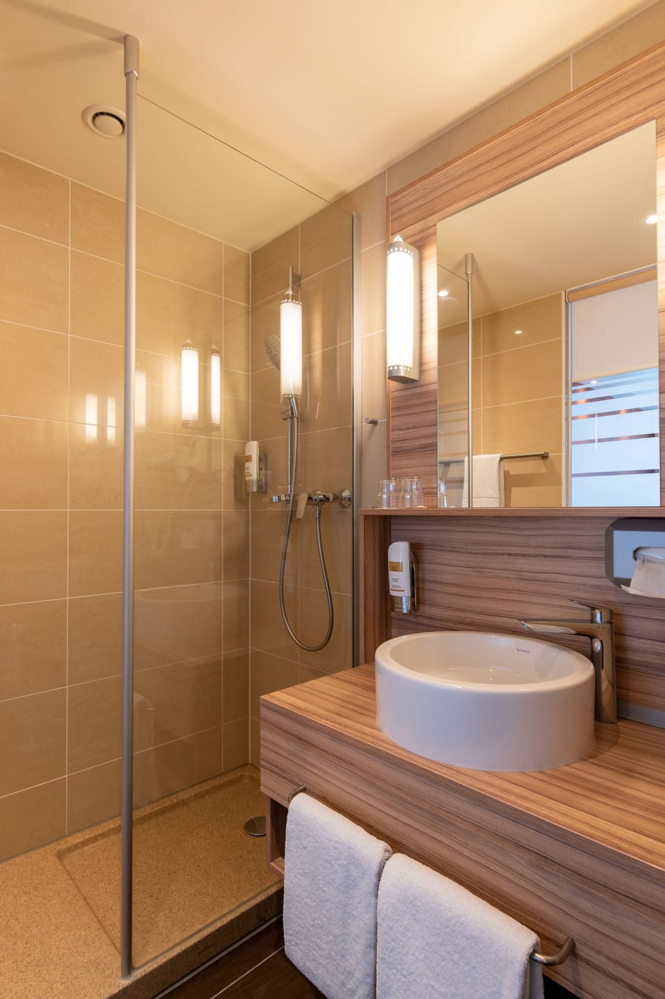 Shower, free toiletries, hair dryer, heated floors
