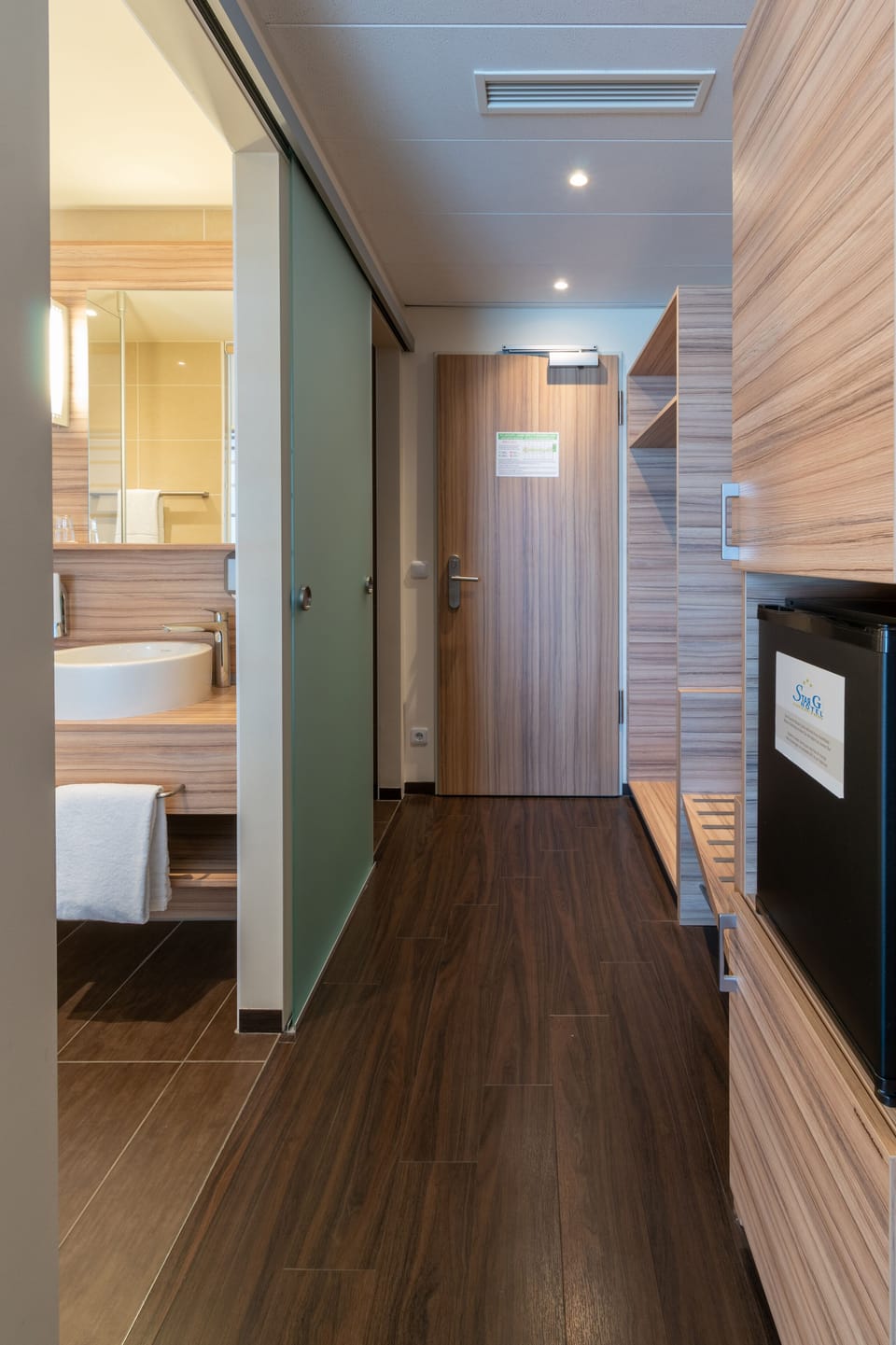 Shower, free toiletries, hair dryer, heated floors