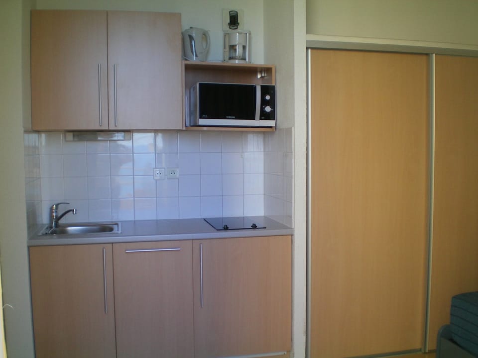 Studio for 2 persons | Private kitchenette | Fridge, microwave, stovetop, dishwasher
