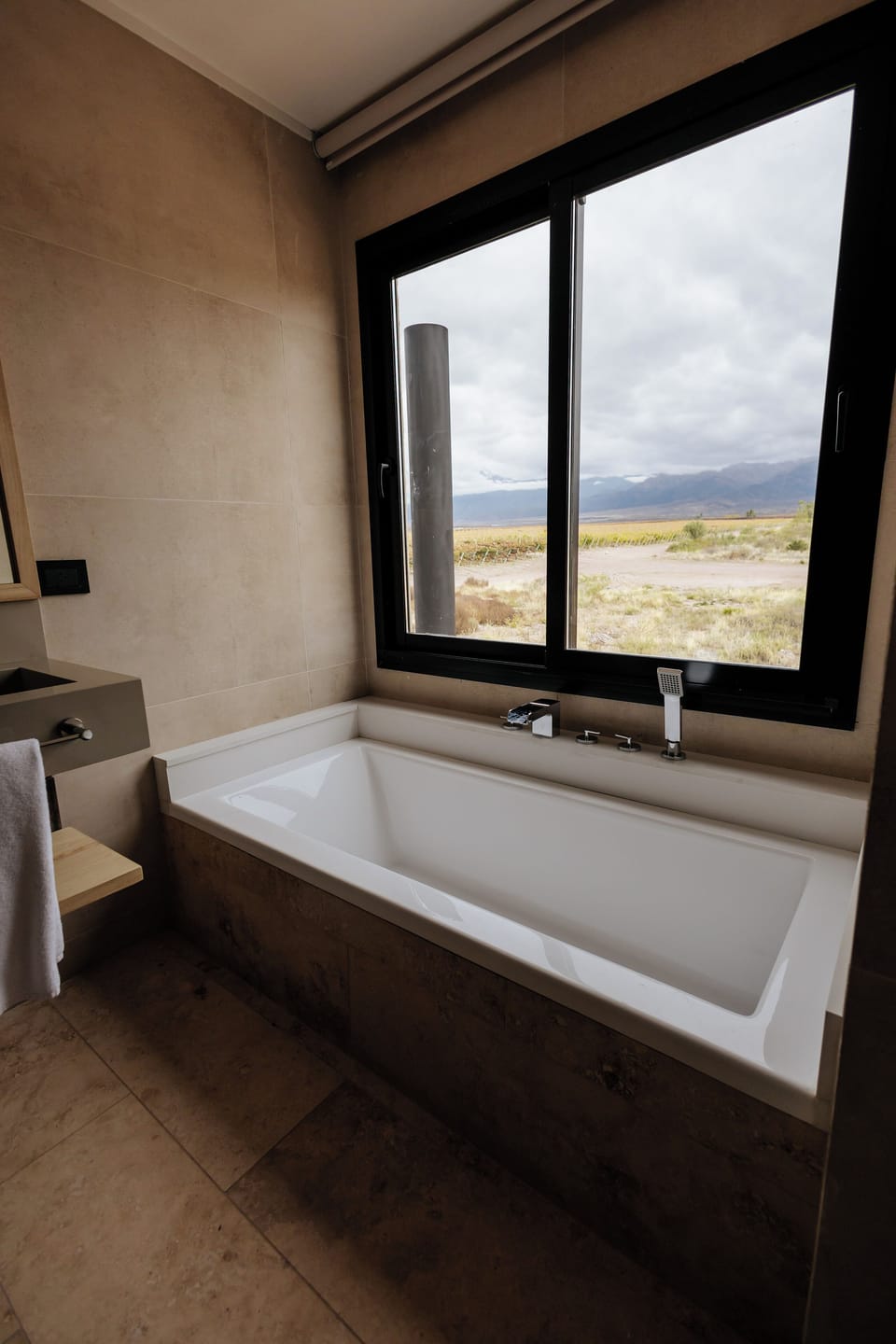 Deluxe Villa | Bathroom | Shower, rainfall showerhead, designer toiletries